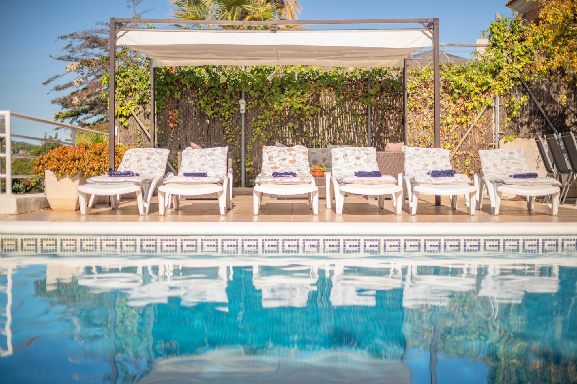 Villa Bali Genials Vistes Al Mar I Gran Piscina Sitges Exterior photo